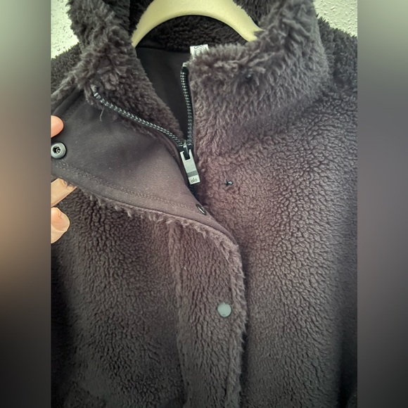 Alo Yoga Sherpa Varsity Jacket - Women's in Black Size Small - Picture 4 of 12